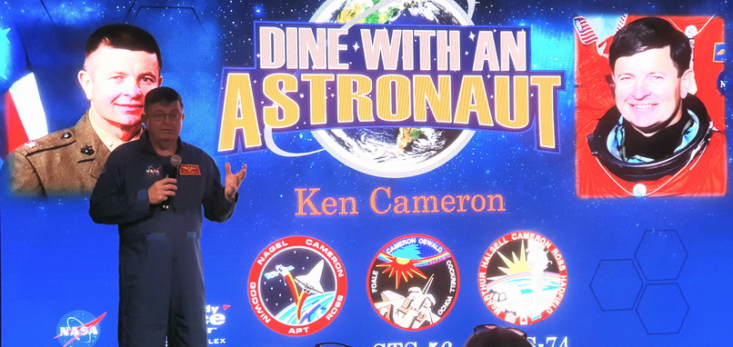 Astronaut Ken Cameron während seiner Präsentation